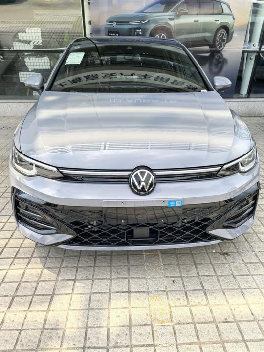 Golf 2026 300TSI R-Line photo 2