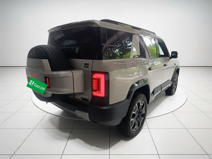 Fang Cheng Bao Leopard 8 2025 Flagship 6-Seater photo 4
