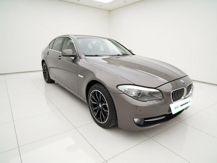 5 Series 2012 530Li Leading photo 3