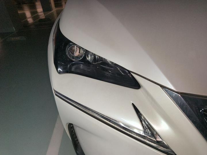 NX 2015 200t photo 7