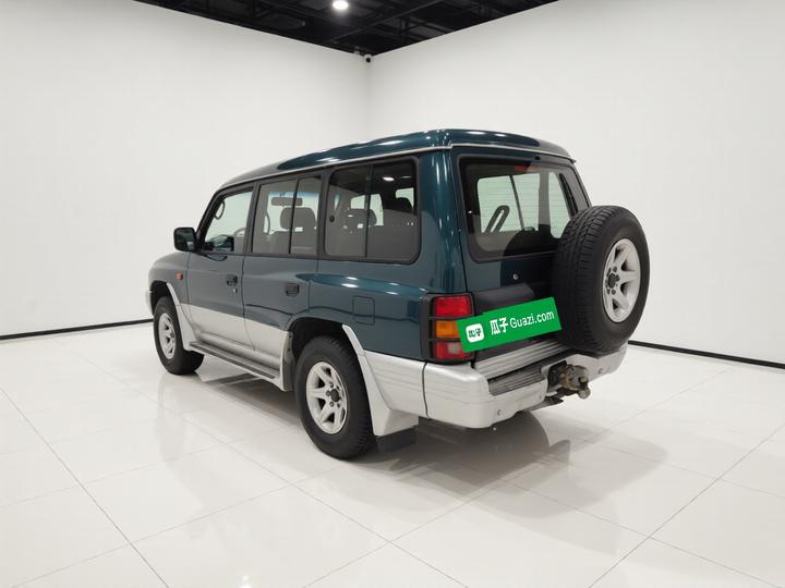 2013 2.2L MT AWD Standard photo 4