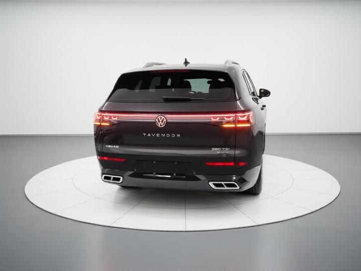 2024 380TSI AWD R-Line photo 5