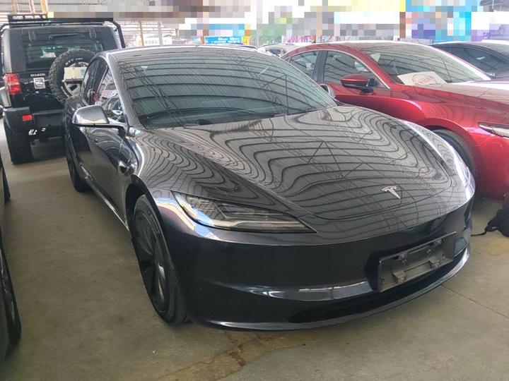Model 3 2023 RWD photo 3