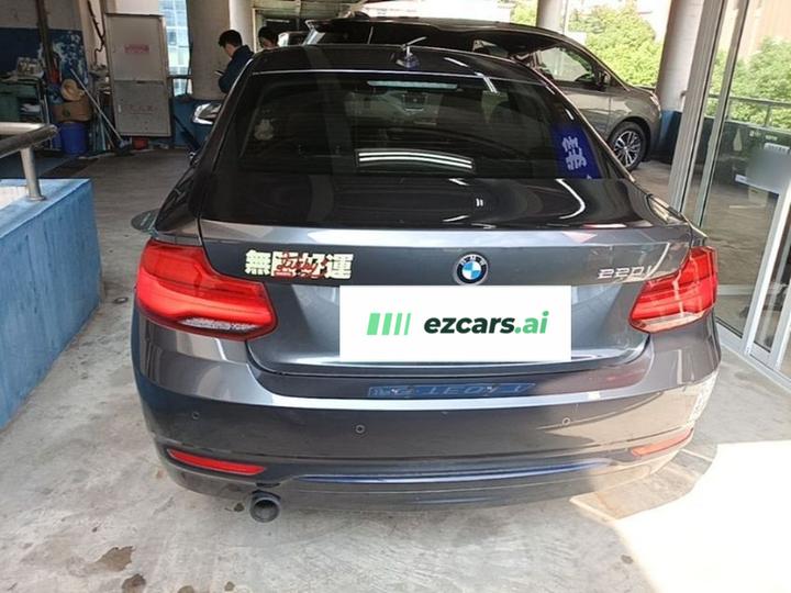 2 Series Imported 2018 220i Sport Design Package photo 3