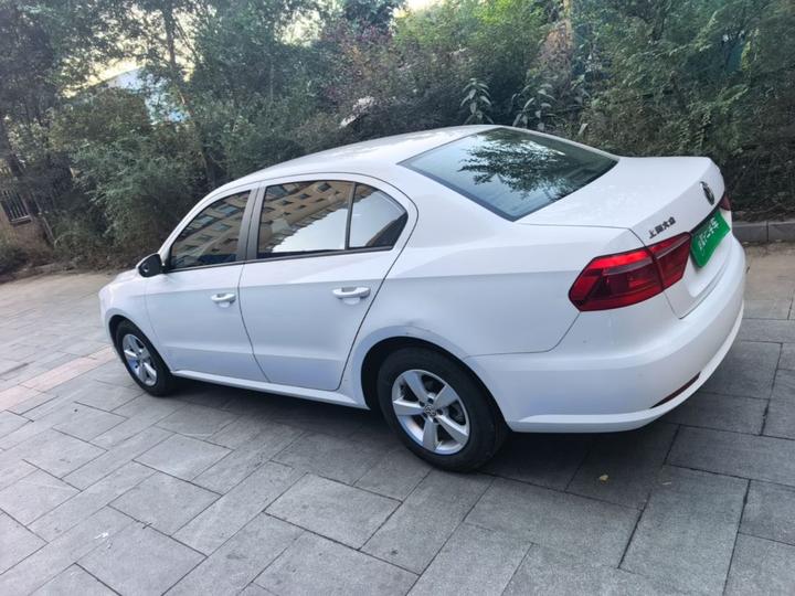 Lavida 2013 Facelift Classic 1.6L AT photo 4