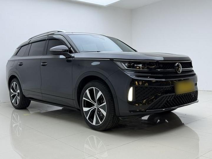 2023 380TSI AWD R-Line Launch Edition photo 3