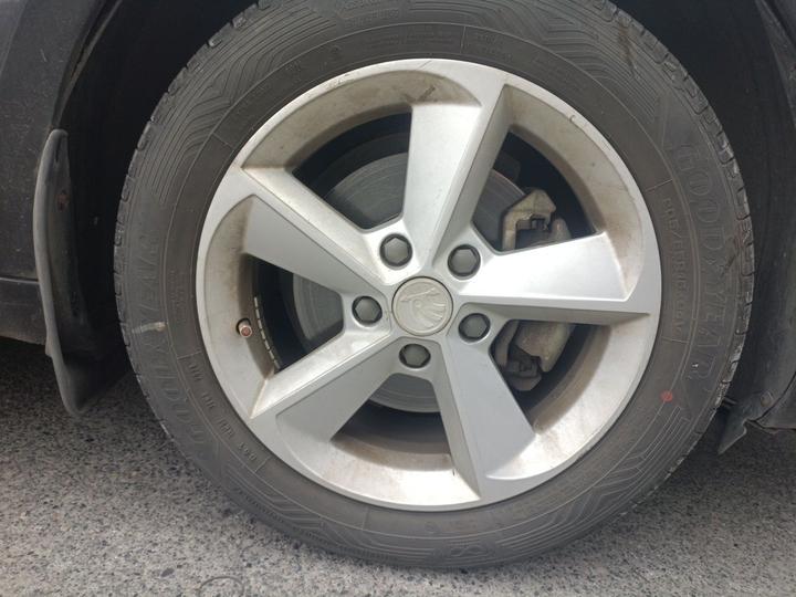 Octavia 2015 1.6L AT photo 8