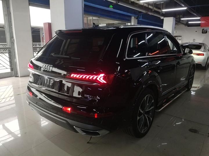 Q7 2023 55 TFSI quattro S line Sport photo 4