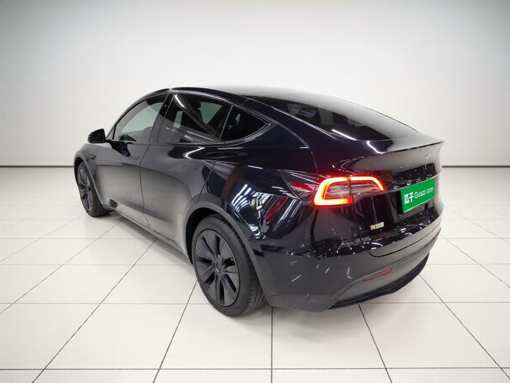 Model Y 2024 RWD photo 4