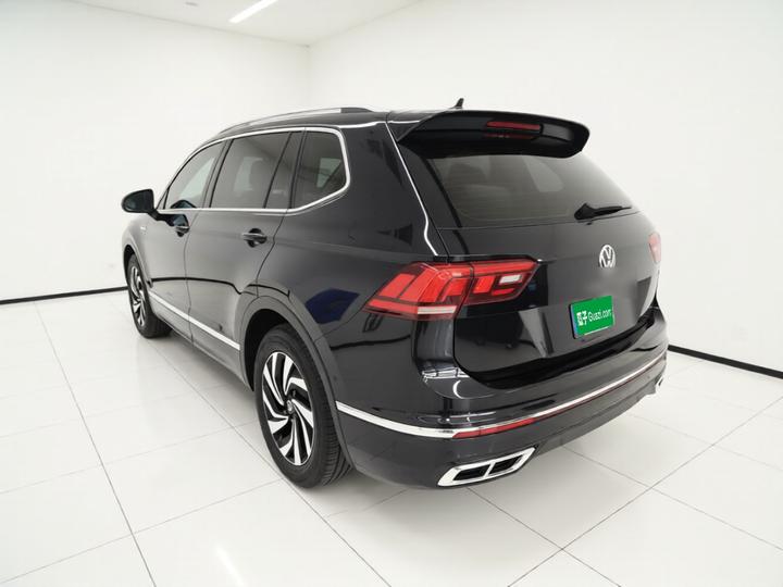 Tiguan L 2024 330TSI AT RWD R-Line photo 4