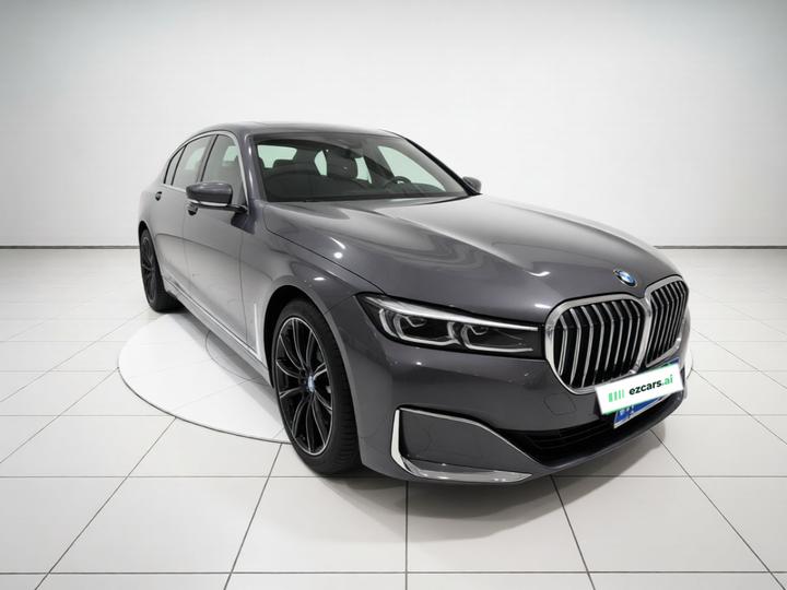 7 Series 2019 740Li Leading Luxury photo 3