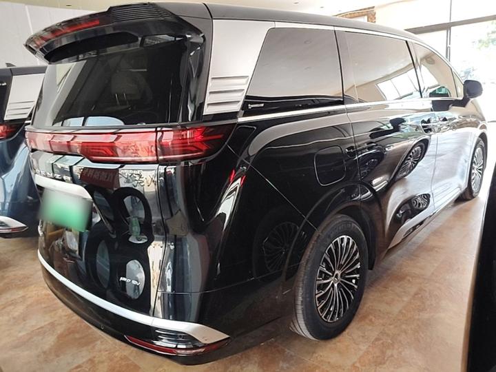D9 2022 EV 600 AWD Noble photo 6