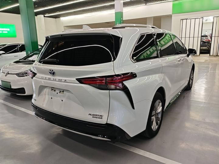 Sienna 2021 2.5L Hybrid Platinum photo 4