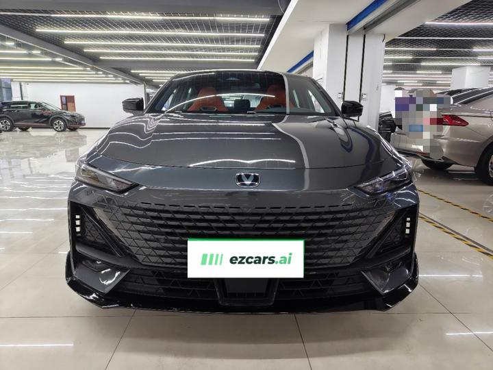 UNI-V 2023 1.5T Sport photo 2