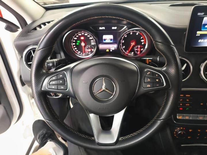 GLA 2018 GLA 220 4MATIC Sport photo 6