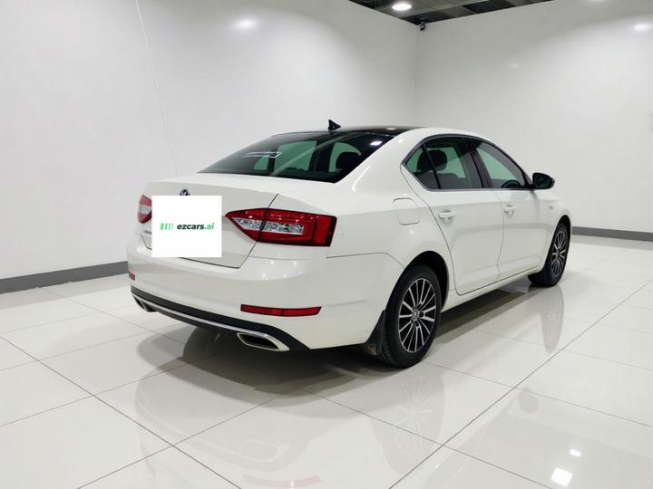 Octavia 2018 1.6L AT Luxury photo 5