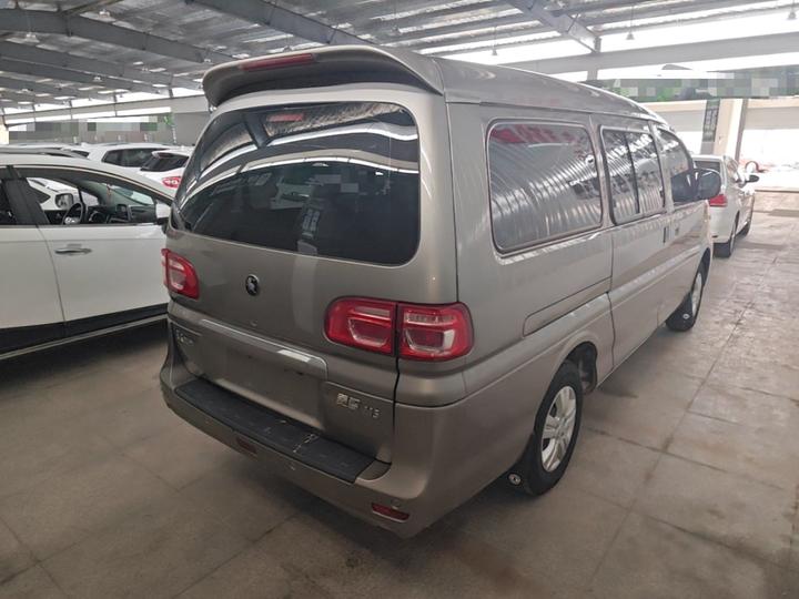 Lingzhi 2023 M5L 1.6L 7-Seater photo 4