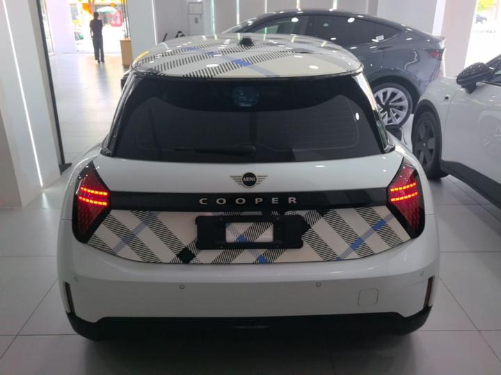 MINI COOPER 2025 456km COOPER E Classic photo 3