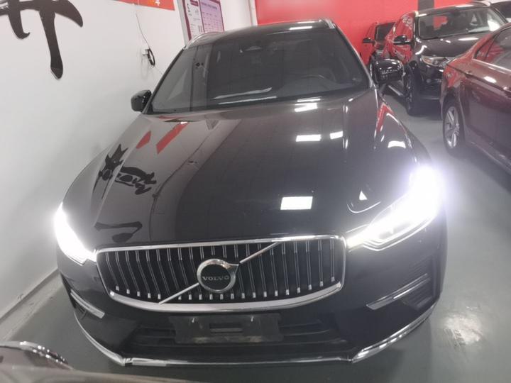 XC60 2022 B5 AWD Luxury photo 2