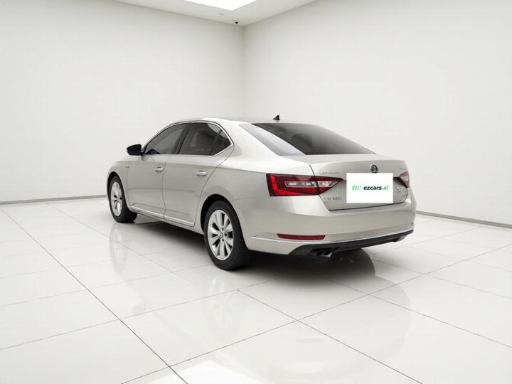 Superb 2018 TSI280 DSG Comfort China V photo 4