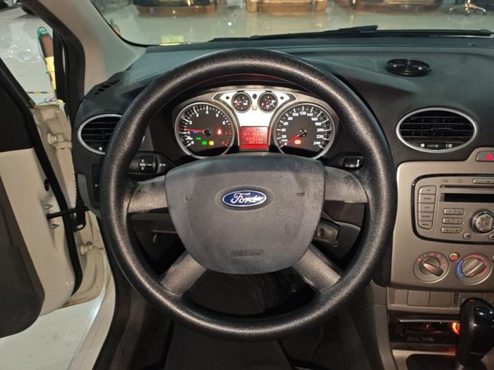 Focus 2013 Hatchback Classic 1.8L AT photo 6