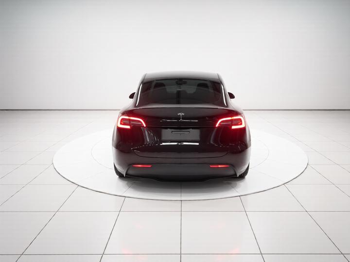 Model Y 2021 Standard Range RWD photo 3
