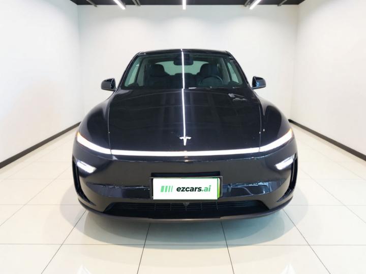 Model Y 2025 RWD photo 2