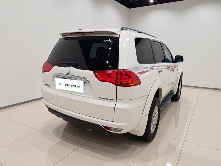 Pajero 2013 3.0L AT AWD Executive photo 6