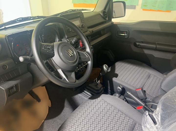 Jimny 26 1.5 3-Door MT Mid Trim GL photo 7