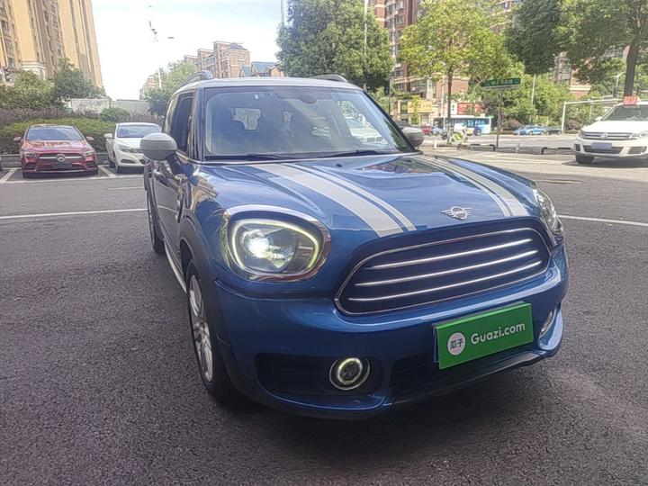 2019 1.5T COOPER ALL4 Wagon photo 3