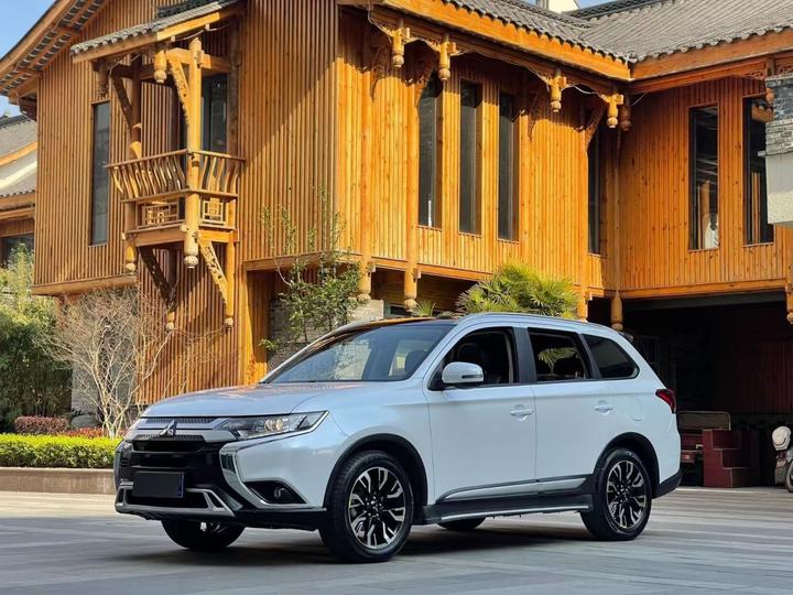 Outlander 2020 2.0L RWD Enjoy 5-Seater