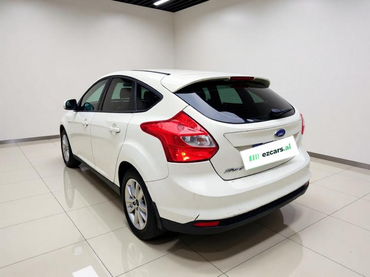 Focus 2012 Hatchback 1.6L AT Comfort photo 4
