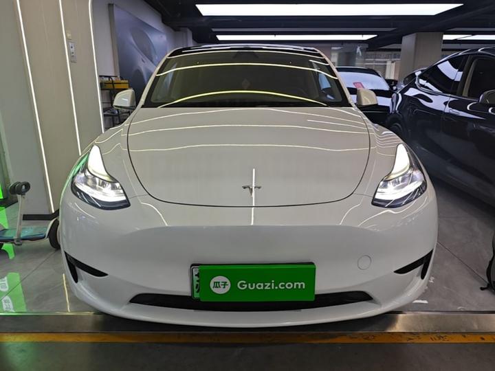 Model Y 2024 RWD photo 2