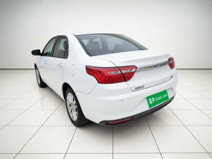 Vision 2018 1.5L MT photo 4