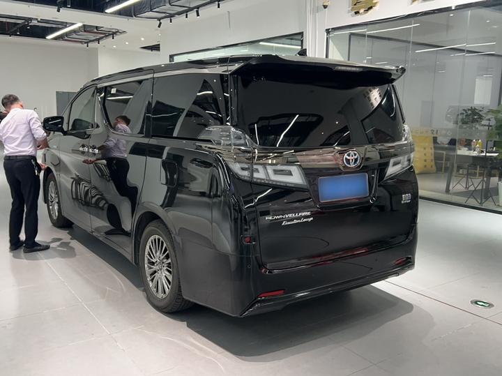 2023 Crown Hybrid 2.5L HV Premium photo 6