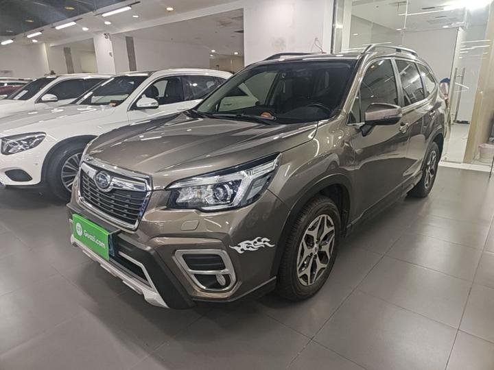 Forester 2021 2.0i Luxury
