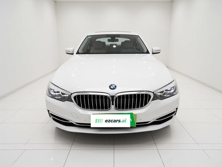 5 Series 2020 525Li Luxury photo 2