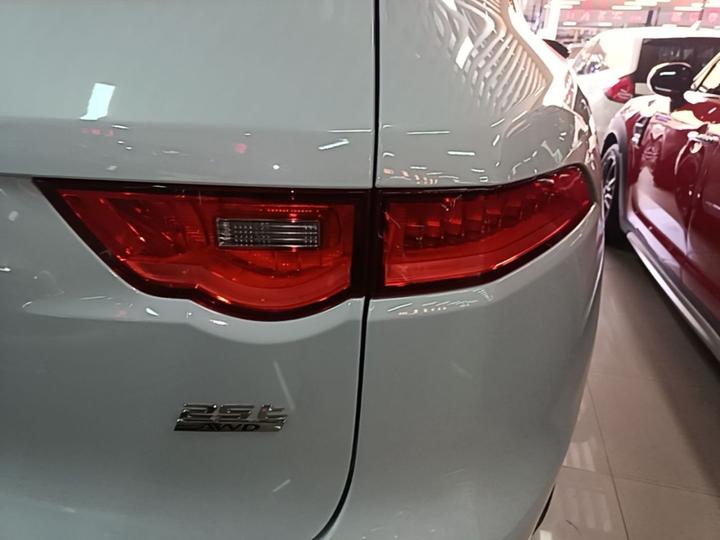 F-PACE 2020 2.0T photo 7