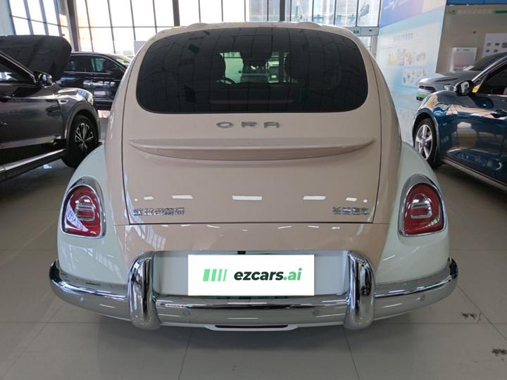 2023 401km Premium photo 3