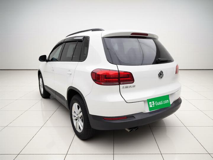 Tiguan 2015 1.8TSI AT RWD photo 4