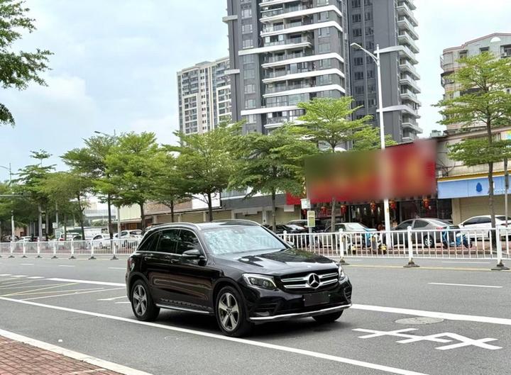 GLC 2017 GLC 300 4MATIC Dynamic photo 3