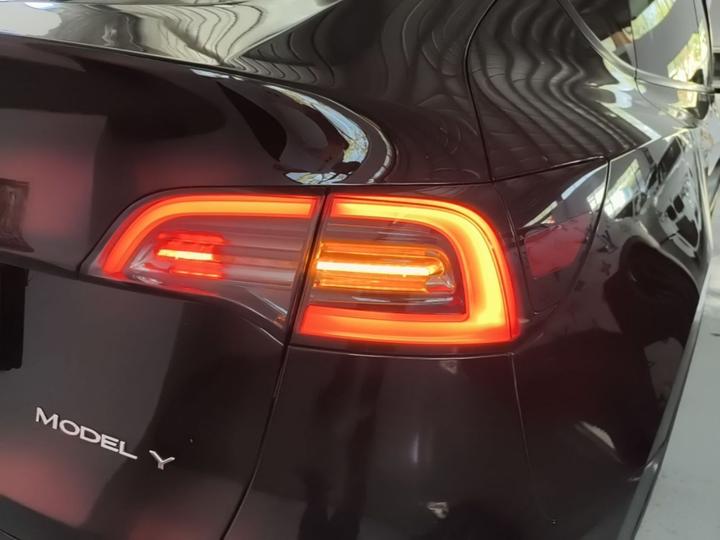 Model Y 2022 RWD photo 7