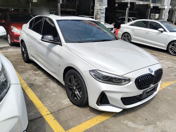 1 Series 2023 120i M Sport photo 3