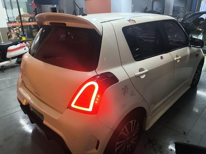 Swift 2013 1.5L AT 20 photo 6
