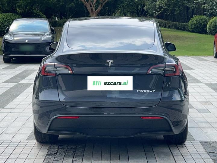 Model Y 2024 RWD photo 3