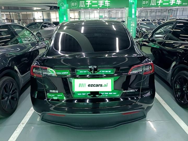 Model Y 2024 RWD photo 3