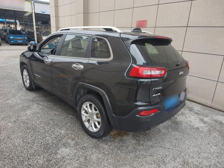 Cherokee 2016 2.0L Leading photo 4