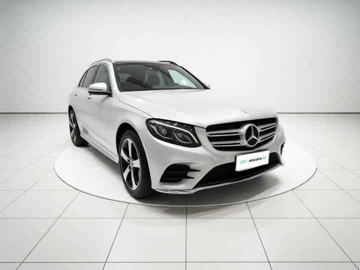 GLC 2018 GLC 260 4MATIC Luxury photo 3
