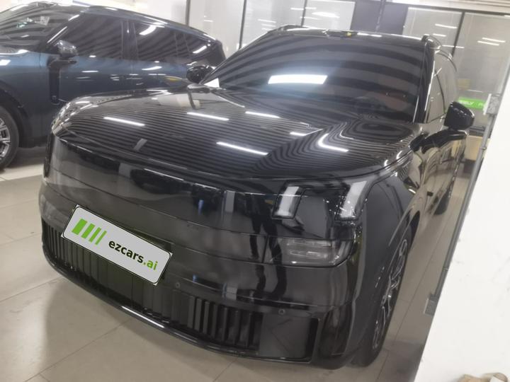 900 2025 2.0T Ultra 6-Seater
