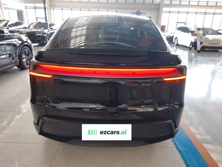 Model Y L 2025 Long Range AWD photo 5